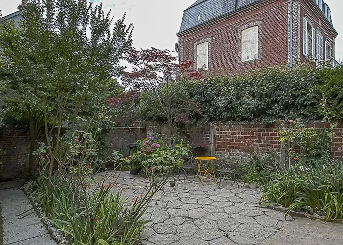 Holiday home Maison De Avec Jardin